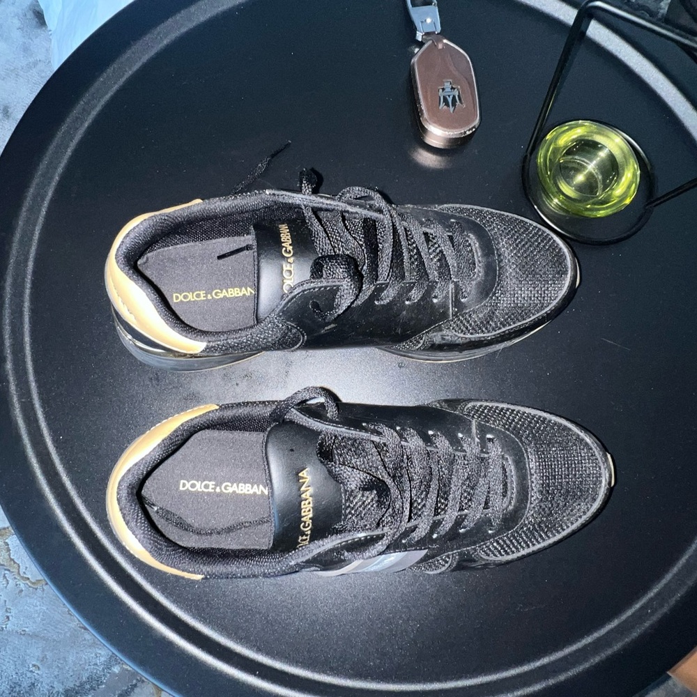 Dolce & Gabbana amazing condition like new authentic size 9